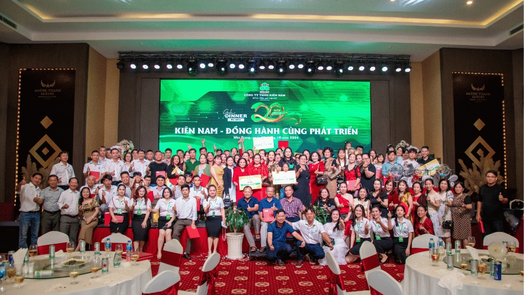Chụp ảnh tiệc tất niên Gala Dinner Year End Party