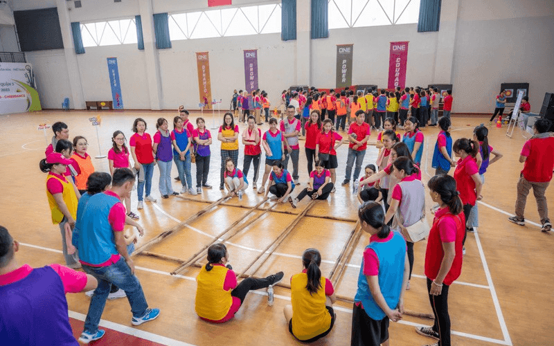 Các trò chơi team building trong nhà