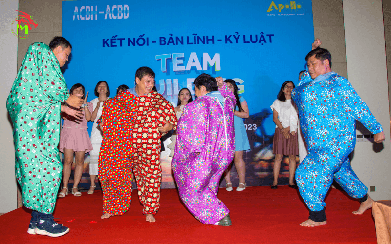 Các trò chơi team building trong nhà