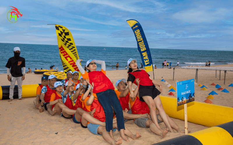 Trò chơi team building ngoài trời