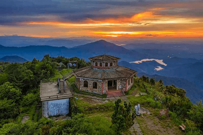 Địa điểm trekking nổi tiếng