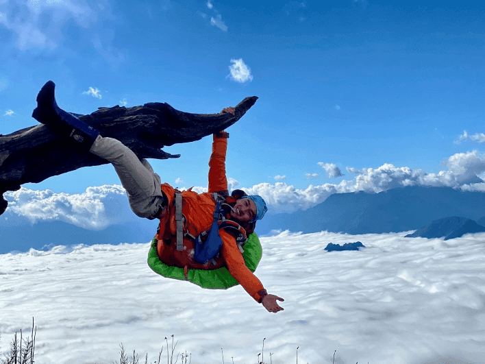 Trekking lảo thẩn khám phá cảnh quan đa dạng phong phú