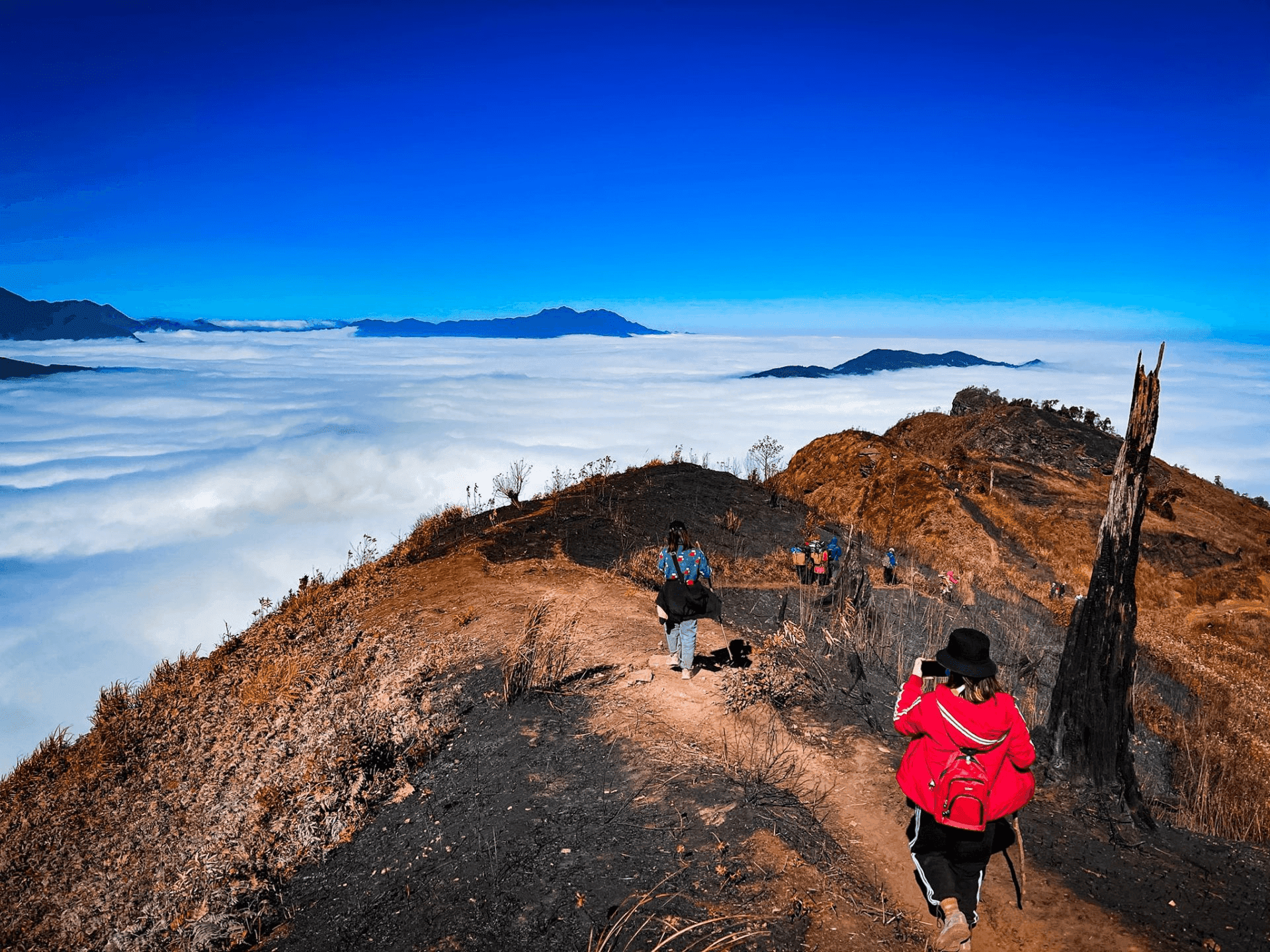 Trekking lảo thẩn hòa mình vào văn hóa bản địa độc đáo