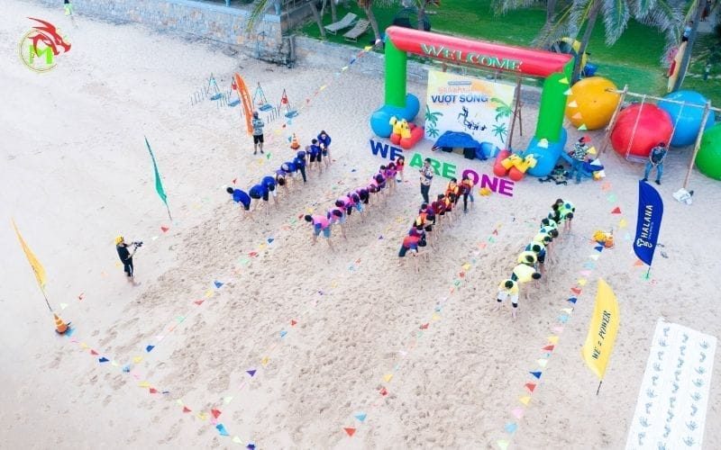 Dịch Vụ Chụp Ảnh Flycam Team Building