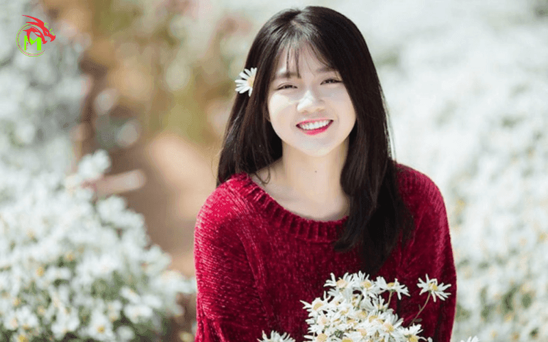 Chụp hình với hoa