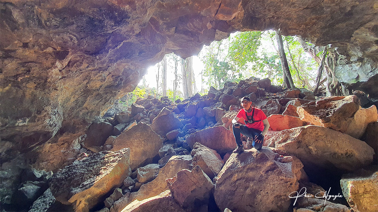 Hành trình xuyên rừng từ Lâm Đồng qua Đăk Nông trekking đỉnh Tà Đùng 4 Check in cửa hang động núi lửa C3