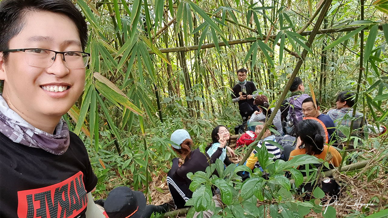 Hành trình xuyên rừng từ Lâm Đồng qua Đăk Nông trekking đỉnh Tà Đùng 16 Hành trình xuyên rừng từ Lâm Đồng qua Đăk Nông với khó khăn là phải mở đường mới, đi ra rừng lồ ô, tre, nứa sắc bén